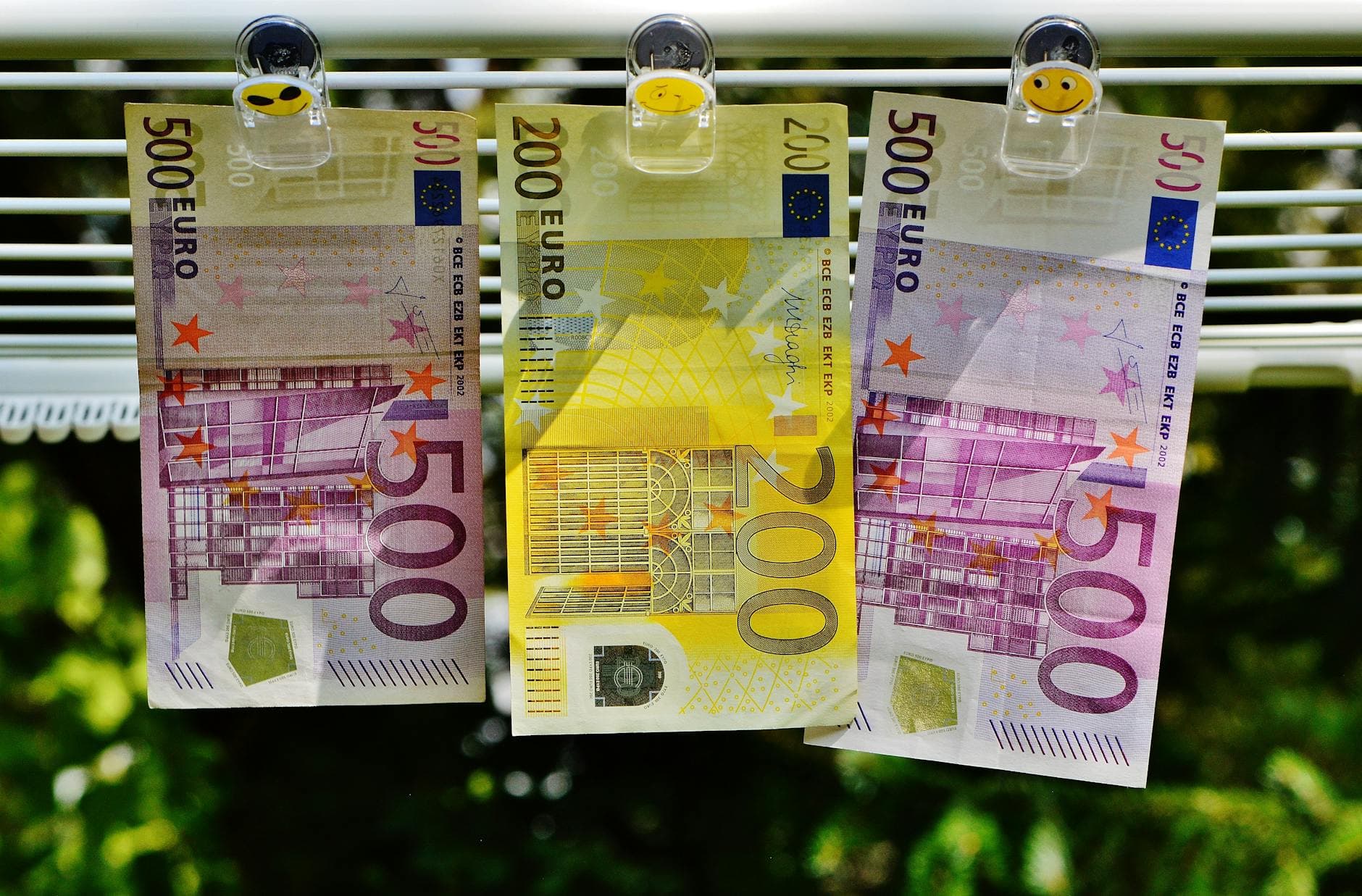 Renten steigen zum 1. Juli: Mehr Geld für Rentnerhaushalte, Streit um die Finanzierung – Symbolbild