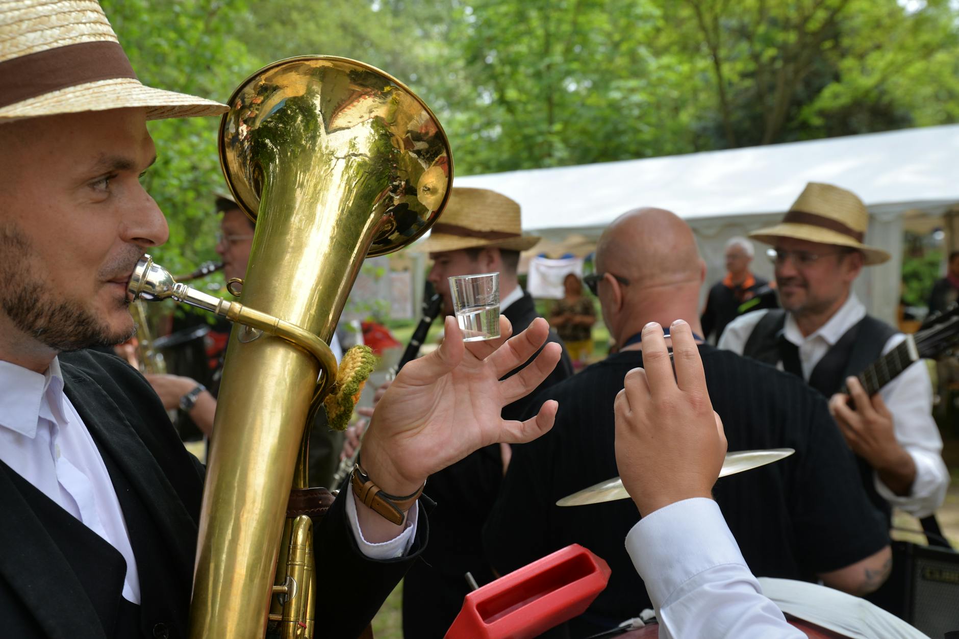 Streit um Bändchen: Süddeutsche Volksfeste kassieren Eintritt