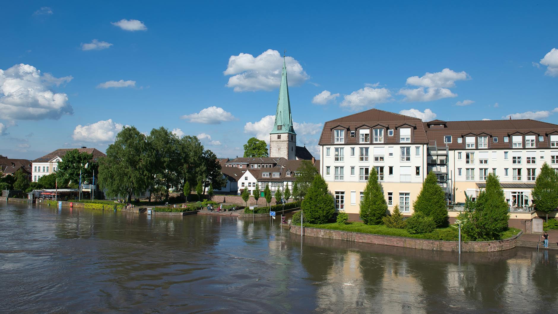 Hochwasser im Bliesgau: Anwohner räumen erneut Keller, Saarland debattiert Pflichtversicherung