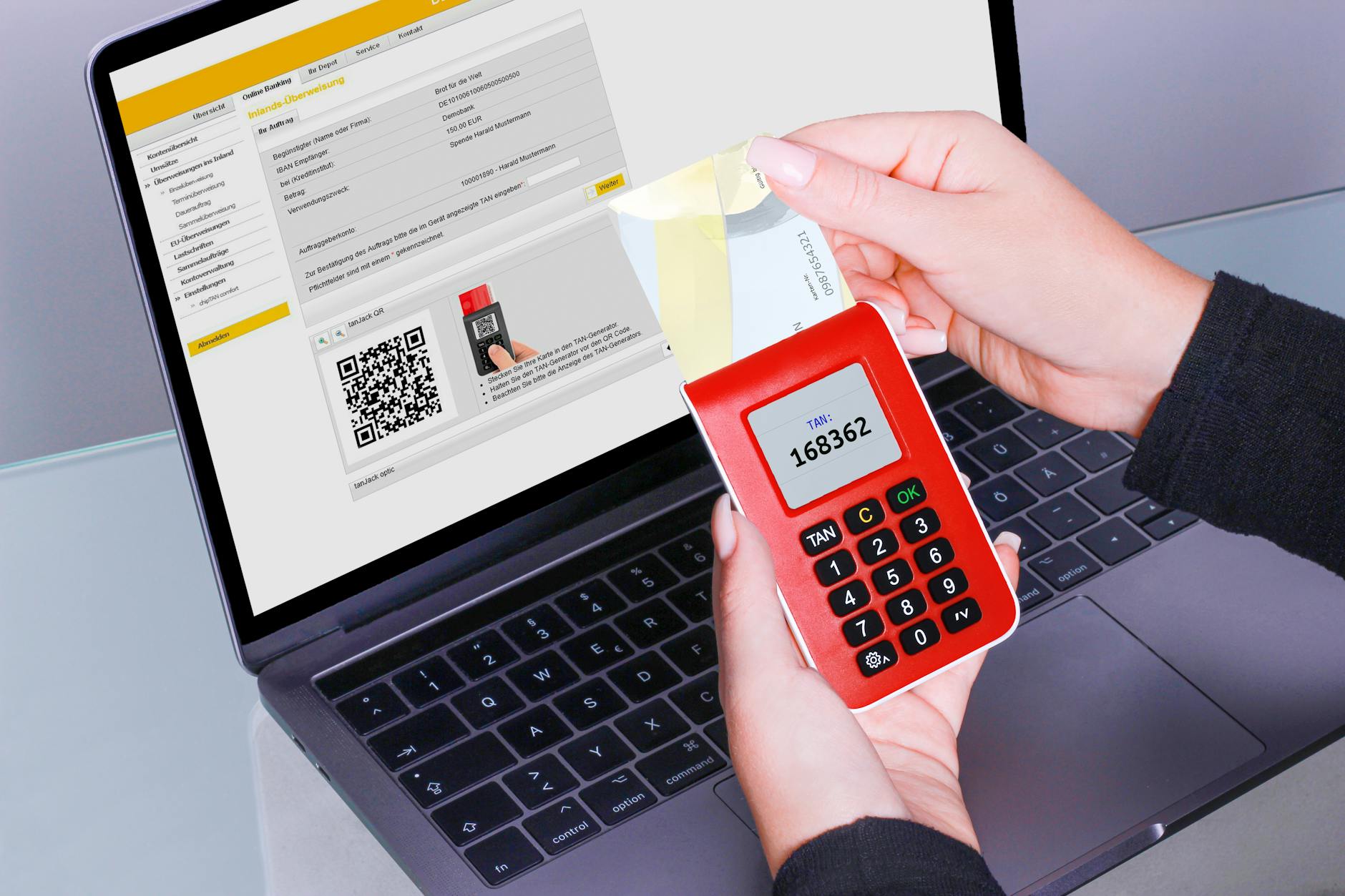 BSI warnt vor Quishing an Ladesäulen: Manipulierte QR-Codes leiten auf Phishing-Seiten